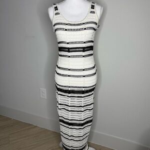 Forever 21 Black & White Crochet Maxi Cover-Up Dress – Size Small (NWT)